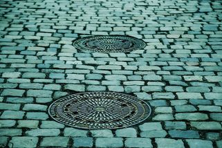 Chtěl zaplatit za veřejné užívání svých pozemků. Soudy jeho nárok zamítly