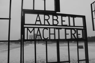 Německý soud umožnil proces se stoletým exdozorcem ze Sachsenhausenu - Novinky