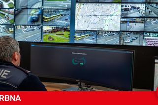 Je mi smutno, tvrdil muž a bombardoval linku 158 dalšími nesmysly