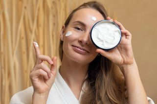 Lidé utrácí za na jaře tisíce za krémy. Toto má ale každý doma a pomáhá nejlépe - Žádný špeky - Články na Seznamu