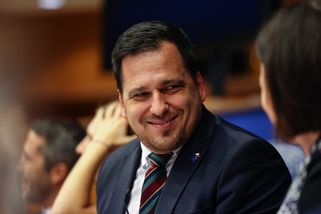 Nepracuješ, nedostaneš zaplaceno. Zdechovský je pr...