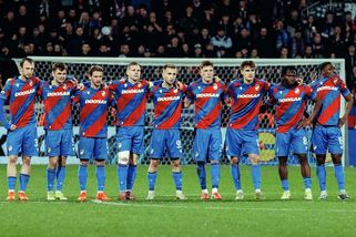 Zahodili jsme celou sezonu! Fanoušci Viktorie kritizují vypadnutí i trenéra Hyského