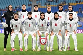 Íránské fotbalistky sklízí chválu. Jejich gesto obletělo sociální sítě - Sport.cz