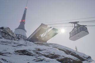 Skleněná lanovka na Ještěd bude svítit jako UFO, ukázali designéři - Novinky