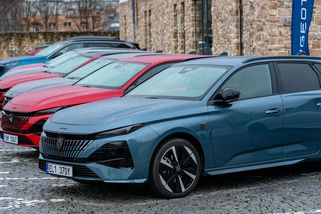 Do Česka dorazil modernizovaný Peugeot 308 SW! Hlavně jedním motorem udělá českým zákazníkům radost - Garáž.cz