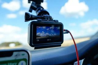 Chystáte se do zahraničí na lyže? Za tyto oblíbené vychytávky hrozí českým řidičům tučné pokuty