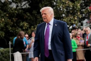 Země dovážející ropu Hormuzem mají zajistit jeho otevření, míní Trump