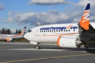 Papež: Cestující uvízlí v Emirátech jsou zabezpečeni. Dva lety pro Čechy vyjdou na 20 milionů