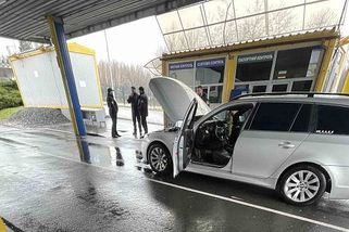 Strach, policejní cela a arogance. O auto přišel na Ukrajině další Čech