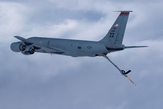 Srážka tankerů nad Irákem: jeden KC-135 havaroval, druhý nouzově přistál v Tel Avivu - Aeroweb.cz