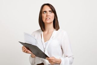 Pracovala jsem 10 let v jedné firmě. Když mi dali výpověď, na pracáku se smáli, že nemám zkušenosti - Médium.cz