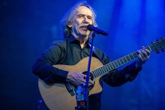 Za všechno může Babiš a Putin. Jaromír Nohavica si v nové písni rýpl do Čechů