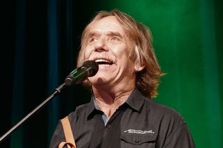 Za všechno může Putin, zpívá Nohavica. Ne, není to vtipné - Médium.cz