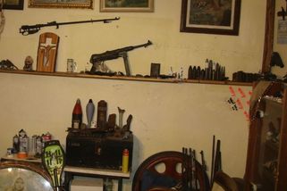 Dva ozbrojení muži ohrožovali na Českokrumlovsku skupinku lidí. Mířili na ně puškou a chtěli po nich doklady - Novinky