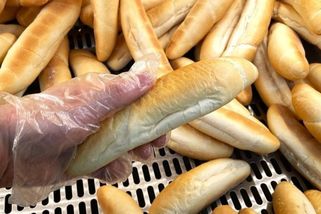 Rohlík tukový: Jíst, či nejíst? Výživová poradkyně vysvětluje, proč ho jíte špatně a co musíte dodržet