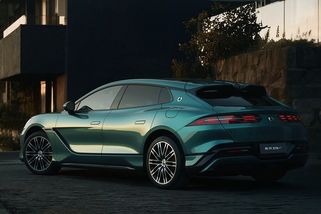 Dojezd 1036 km! Čínský elektromobil BYD Denza Z9 GT trhl světový rekord