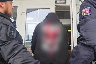 Policisté zabránili útoku v ústeckém centru Forum. Ukázali video ze zásahu