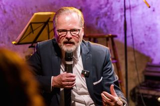 „Ty už mi tykáš, to je fantastické.“ Expremiér Fia...