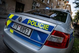 Útočníci z Brna, kteří napadli mladíka s ukrajinskou vlajkou, unikají spravedlnosti