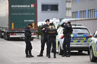 Pachatelé útoku v Pardubicích po činu prchli na Slovensko