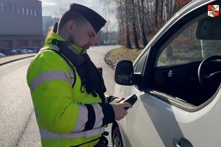Za čtyři hodiny pokuty za 70 tisíc. Řidiče na D10 kontrolovali policisté z autobusu - Novinky
