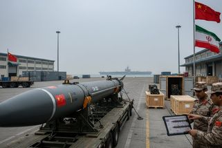 Írán si z Číny pořizuje rakety, které jsou schopné potopit americké letadlové lodě