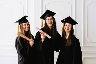 Proč si v běžném životě zakládáme na titulech aneb naše české inženýrství - Médium.cz