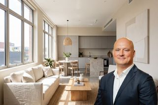 Češi sedí na bilionech, ale neinvestují. Pasivita na realitním trhu se může prodražit