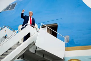 Trump volal Zelenskému po summitu s Putinem. Dohoda je v nedohlednu