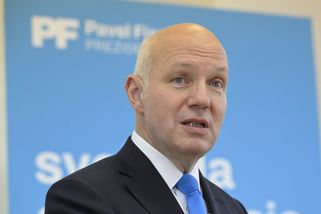 Senátor Fischer: Babiš pohrdá parlamentem i bezpeč...