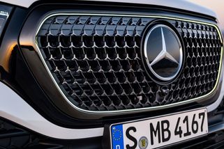 Mercedes-Benz plánuje v Česku továrnu! Zaměstnat chce přes 1000 lidí - Garáž.cz