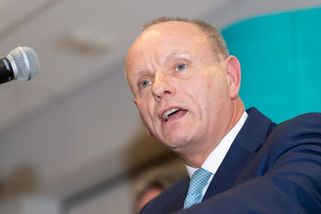 Britský poslanec radši vzdal kandidaturu. Islamisté mu vyhrožují smrtí - Novinky