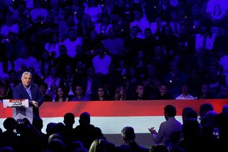 Maďarský parlament odhlasoval zadržení desítek milionů dolarů, které mířily na Ukrajinu. Banditismus, reaguje Zelenskyj