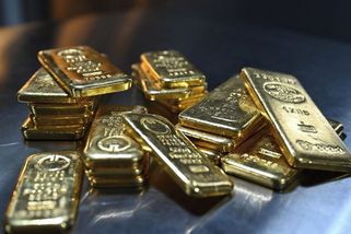 Zlatá horečka zachvátila i Česko, slitků je nedostatek - Novinky