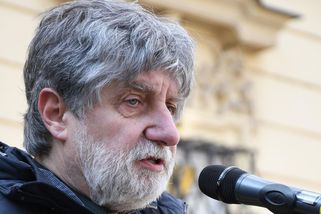 Režisér Břetislav Rychlík točil dokumenty za peníze. To je ale překvapení! - Médium.cz