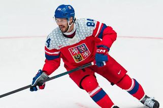 Předpovědi se potvrzují. Český obránce Kundrátek patří k nejhorším na ledě