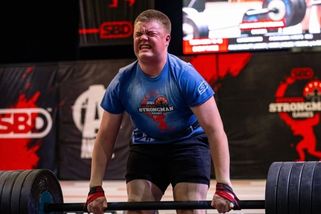 Čtrnáctiletý silák udivuje. Zvedne i 275 kilo