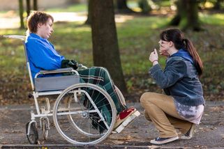 Co chybělo v televizním dramatu Jiřího Stracha „Máma“ - Médium.cz