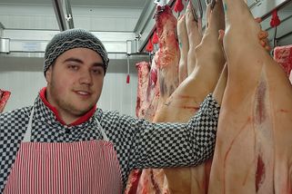 Jak si doma vyrobit nejlepší sádlo a škvarky? Záleží na správném krájení a pomáhá i fígl s mlékem, říká řezník Jirka z Jablonce