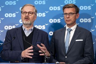 Vítejte v Česku 2025! Děravé silnice střídají děravé sliby - Médium.cz