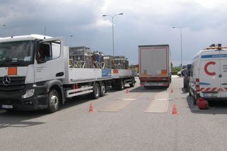 Emisní policie bude pracovat ve dne i v noci. Začne už letos a kromě kouřících výfuků bude mít i jiné pravomoci. Tak pozor na ně! - Garáž.cz