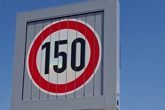 Už hrozí pokuta i za nedodržení minimální rychlosti. Odkdy a kde všude?