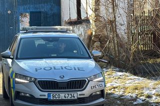 Odříznu vám hlavu zaživa, vyhrožoval muž. Strážník nekompromisně zasáhl, ukazuje video