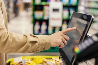 Bojkot nepomůže. Samoobslužných pokladen bude víc - Seznam Zprávy