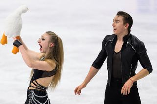 Husa na ledě a křik do mikrofonu. Mrázkovi bavili hudbu, pomohla jim i umělá inteligence - Sport.cz