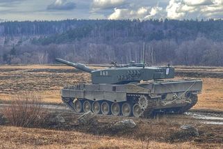 Češi si v Rakousku vyzkoušeli ostrou střelbu z Leo...