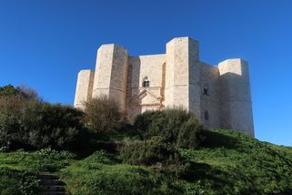 Castel del Monte: Mýty a fakta - Médium.cz