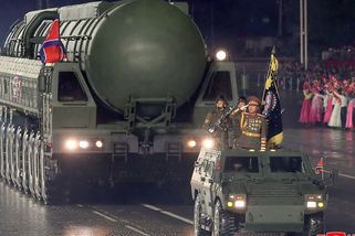 Hrdý Kim na přehlídce předvedl novou hypersonickou raketu - Novinky