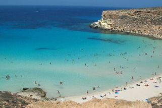 Lampedusa: Proč tento kousek země u afrických břehů nabízí nejlepší koupání v Evropě