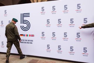 Trump i válka na Ukrajině jako budíček. EU chce dát do obrany až 800 miliard eur